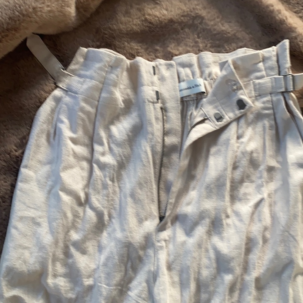 New Abercrombie pants never worn!